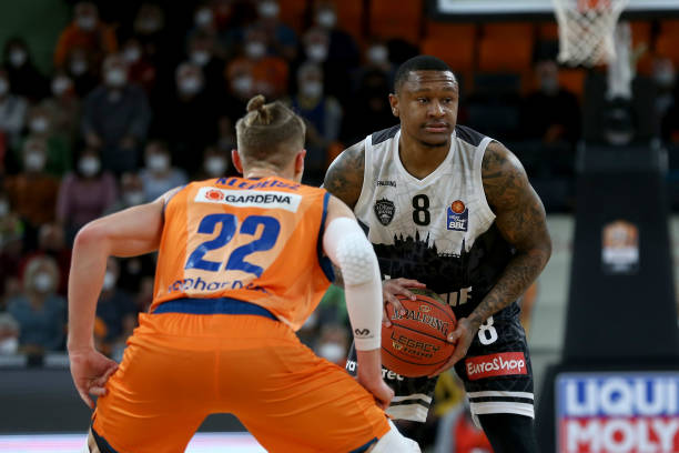 前锋线的稳 前锋线的稳